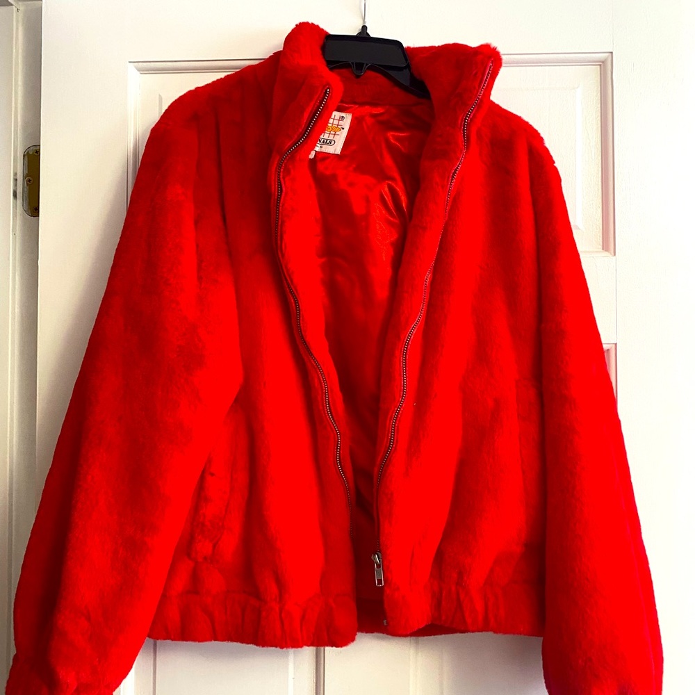 Truly gorgeous ladies Guess plush jacket! Sz S. Super comfy and beautiful!